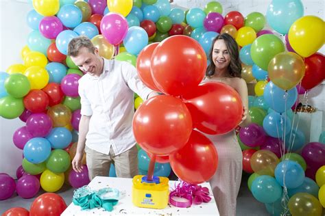 ZURU TOYS PRESENTS: Bunch O Balloons Self-Sealing Party Balloons! - The Good Men Project