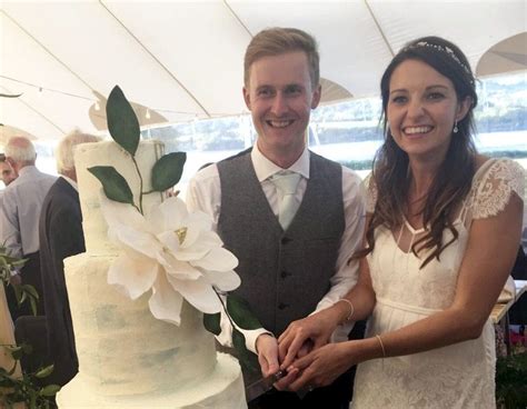 Newlywed Devastated After Crooks Stole Her Wedding Dress While She