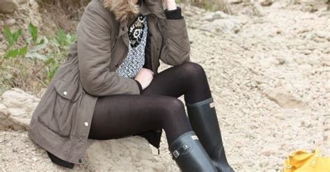 Carol Wearing Her Wellingtons 13 Beach Girls Wearing Tights And Wellingtons Pinterest