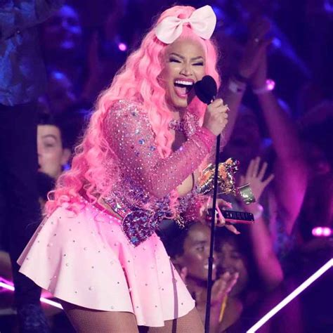 Vmas 2022 Nicki Minaj Performs Wins Video Vanguard Award Usweekly