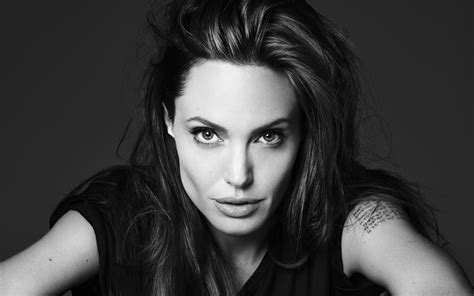Download Monochrome Celebrity Angelina Jolie 4k Ultra Hd Wallpaper
