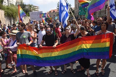 Israeli Lgbt Community Protests Exclusion From Surrogacy Law