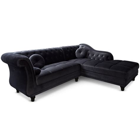 C'est toute une histoire qui se trouve derrière ce type de canapé, qui s'est pour l'anecdote, le canapé chesterfield voit le jour à l'initiative du comte de chesterfield, lequel souhaitait proposer un canapé qui ne froissait pas les habits des. Canapé d'angle Brittish Velours Noir style Chesterfield ...