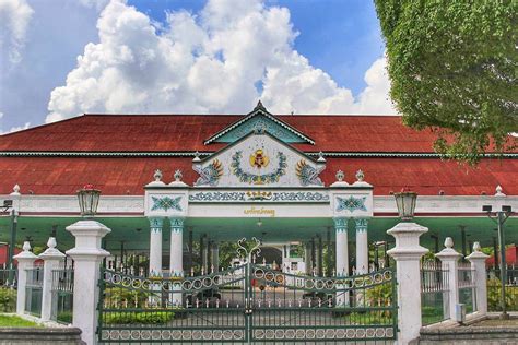 Kota Yogyakarta Dengan Ke Arifan Lokalnya