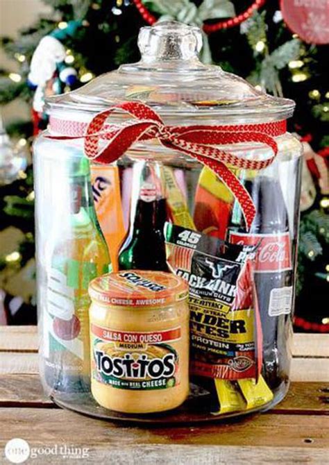 christmas gift baskets easy diy christmas gift basket ideas  family friends couples