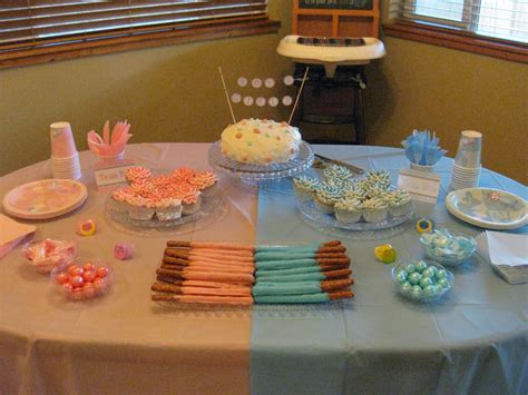 Give cupcakes or donuts a pink or blue filling! Decorable Designs: Blue vs Pink: Our Gender Reveal