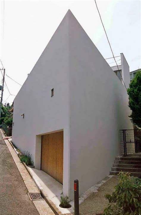 A year later, jarreau purchased a small residential lot across the street at 720 jessamine st. Courtyard House Design Plan Boasts A Triangular Shape with Every Room Inside Overlooking ~ THE ...