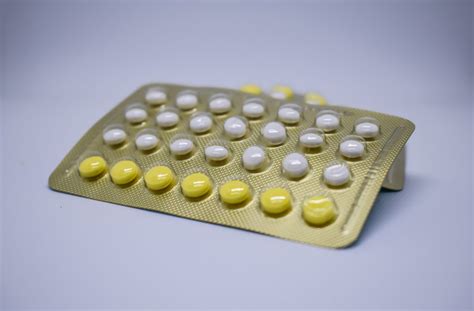 Obat ini digunakan untuk menggagalkan kehamilan karena mengandung levonorgestrel yang cara kerjanya mirip dengan progesteron untuk menunda ovulasi. Mengenal Postpil, Obat Darurat Usai Hubungan Intim