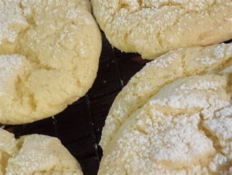 Easy kits & mega cookies. Recipe: Lemon Cookies | Duncan Hines Canada®