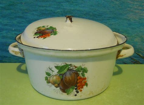 Vintage Enameled Saucepan Enamel Pot With Lid Roasting Pan Etsy