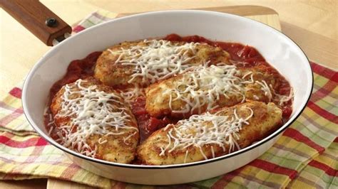 We talk about crock pot chicken parmesan recipe, the simple dish is best for the whole family. Skillet Chicken Parmesan recipe from Betty Crocker