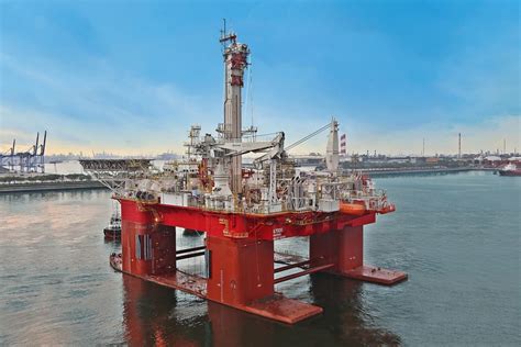Sembcorp Marine Delivers Q7000 Well Intervention Semi Submersible Rig