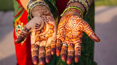 What Is Henna History Benefits And Uses Wehalal