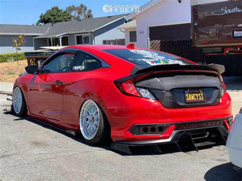 Slammed Civic Si