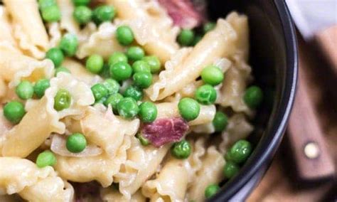 Prosciutto can be used instead if you can't find parma ham. How to Use Leftover Ham: Pasta with Peas, Ham, and Cream - That Susan Williams