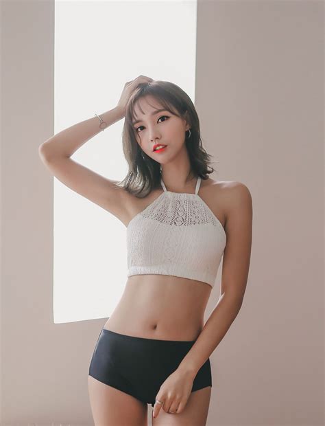 Yeon Ji Eun Lovely Bikini Picture And Photo Page 2 Of 6 Best Hottie