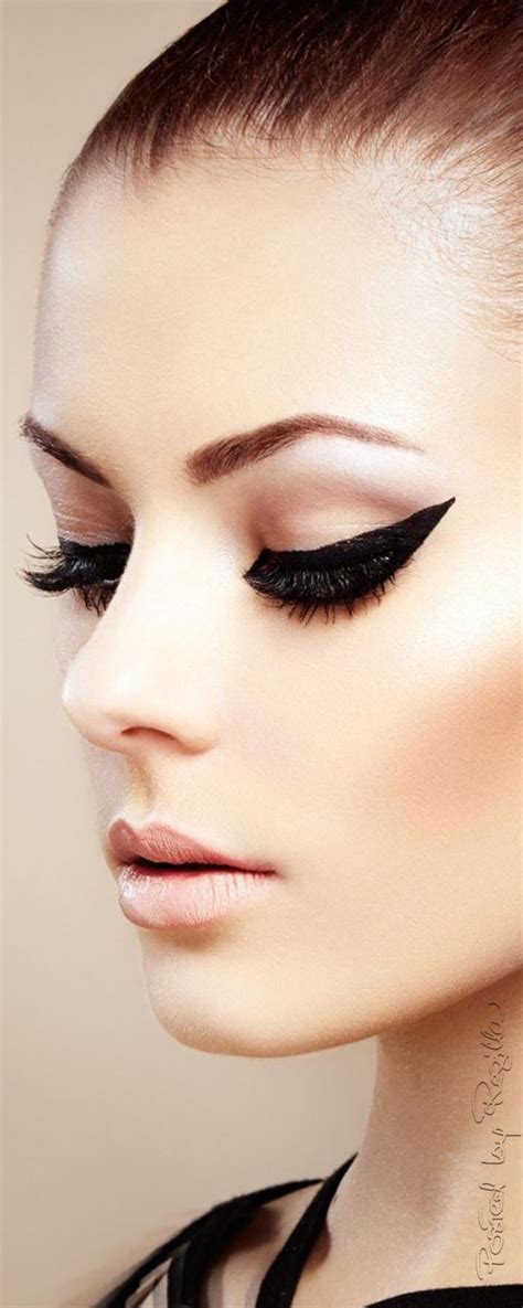Regilla ⚜ Ultra Beauty Makeup Eyeliner Eyeliner