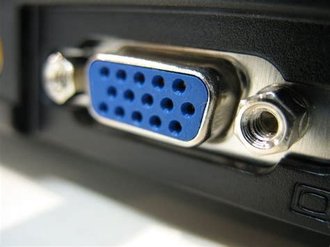 How To Connect A Pc To A Tv Using Vga Cable