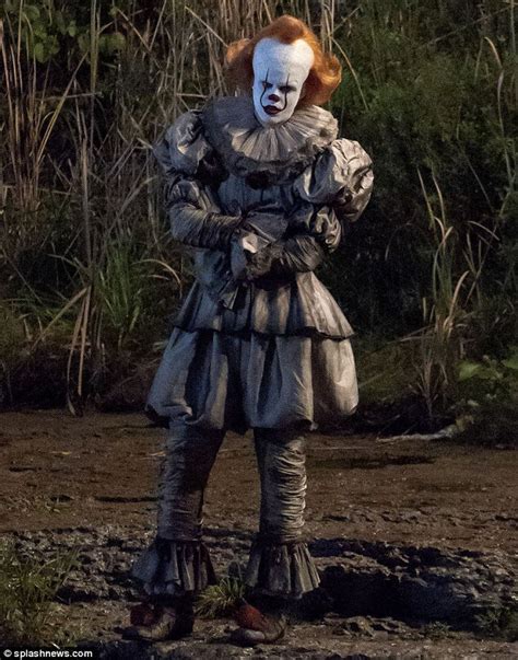 All Pennywise Photos From It Chapter 2 Horror Amino