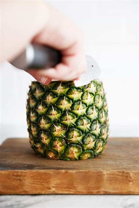 How To Cut A Pineapple Step By Step Guide Lexis Clean Kitchen
