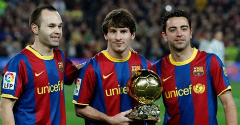 Messi Iniesta And Xavi Hernández The Magical Mix From The Golden