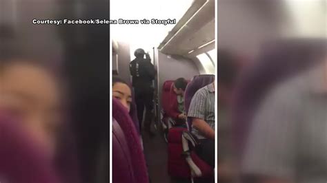 Passengers Tackle Man Who Threatened To Blow Up Plane Abc13 Houston