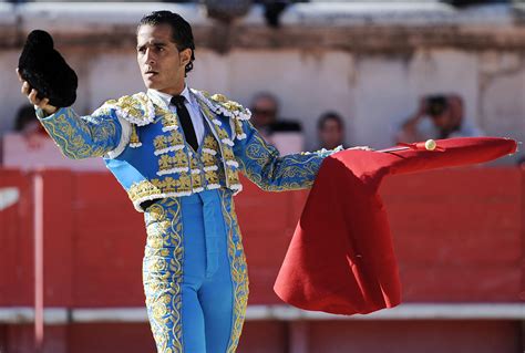 Spanish Matador Dies After Being Gored In Bullfight Fox 59