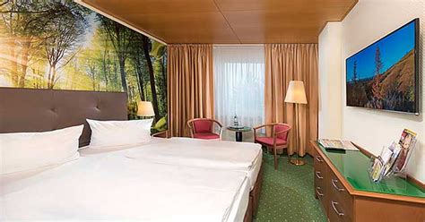 Pfingsten ist ein wichtiger christlicher feiertag, weil er als geburtsstunde der kirche gilt. Pfingsten mit Abstand 2021 2022 sorgenfrei buchen Dresden ...