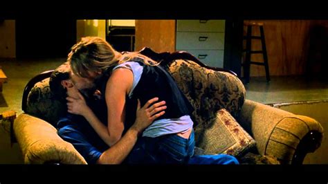 Jennifer lawrence as elissa and max thieriot as ryan in the house at the end of the street. A Casa do Fim da Rua (HOUSE AT THE END OF THE STREET ...