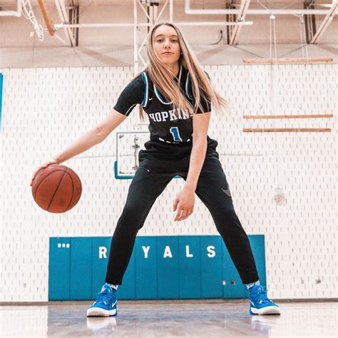 Discover paige bueckers's biography, age, height, physical stats, dating/affairs, family and at 19 years old, paige bueckers height not available right now. Paige Bueckers Is the Future of Basketball | Bleacher Report | Latest News, Videos and Highlights