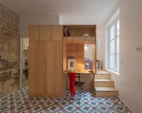 Let apartment finder guide you in the process of finding your new home and getting a great deal! Tiny one bedroom studio apartment full of Parisian charm