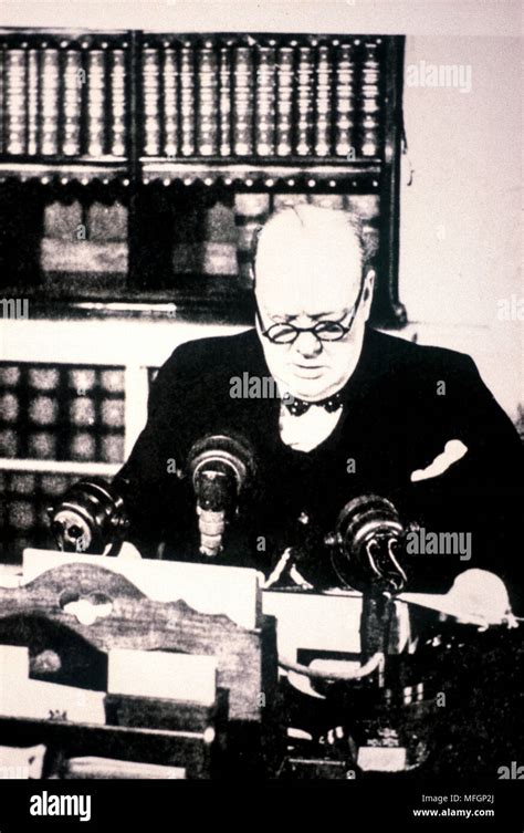 Winston Churchill Portrait Hi Res Stock Photography And Images Alamy