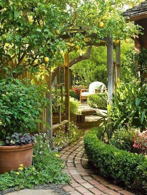 34 Beautiful Backyard Gardens Projects You Didnt Know You Needed