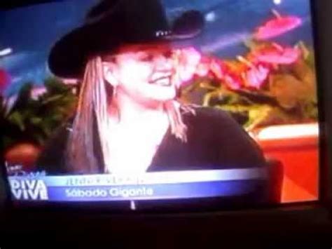 Los productos cosméticos fueron diseñados con los también, el próximo 7 de diciembre, don pedro rivera, rosie, lupillo, jacqie, juan, gustavo y pedro jr., integrantes de la dinastía, se presentarán. Jenni Rivera 2001 En Don Francisco - YouTube