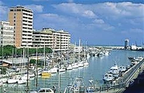 Bozen 28°c brindisi 34°c cagliari 29°c crotone 36°c genua 26°c mailand 25°c neapel 29°c palermo 35°c pescara 27°c rom 30°c venedig 25°c Italienisch Sprachkurse in Pescara