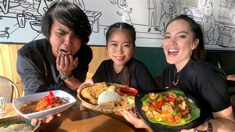 Kedai yang pada asalnya hanyalah sebuah gerai kecil ini. MAKANAN SEDAP DI KK || JOM PENYET #FOODREVIEW - YouTube