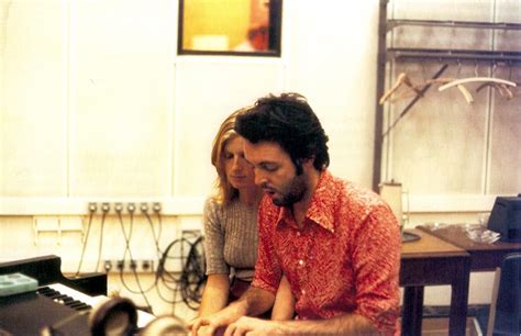 Paul Mccartney And Linda During The Ram Sessions At The Abbey Road