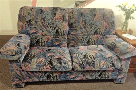 Learn more at me sew crazy. Salute to Cute: No-sew couch cover