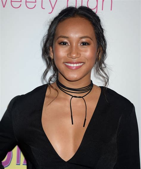 Sydney Park At ‘the Standoff Premiere In Los Angeles 09082016