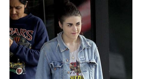 Frances Bean Cobain Marks Dad Kurt Cobain S Birthday With Tribute 8days