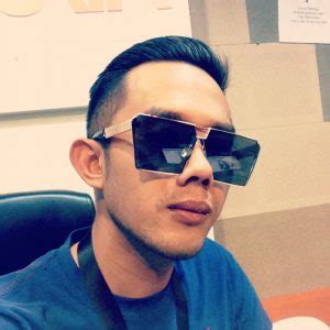 Rupanya nak 'promote' malam ni dalam #suriacinta layan. Biodata Fizi Ali, Penyampai Radio Suria.FM | Azhan.co