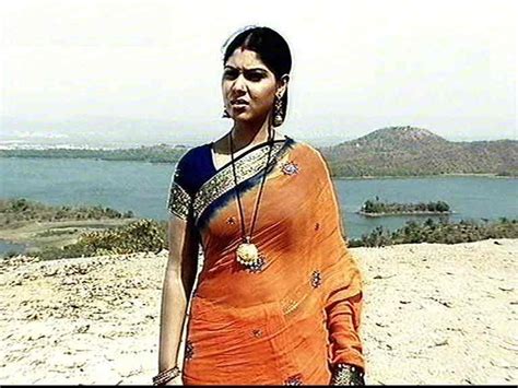 Celebrity Sexy Show Sakshi Tanwar Navel Show Picture Images