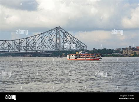Howrah Bridge Or Rabindra Setu Over Hooghly River Kolkata West Bengal