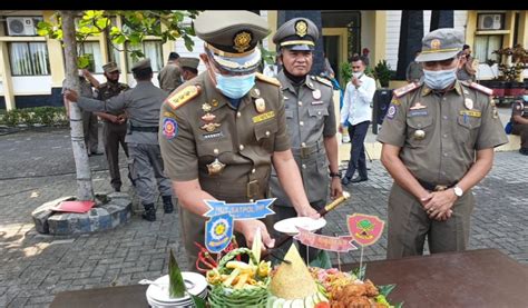 Fahrul rozi juni 30, 2021 cpns satpol pp kabupaten jepara 2021 satpol pp j… Kasat Pol-PP Kampar Nurbit Memimpin Upacara Hari Jadi ...