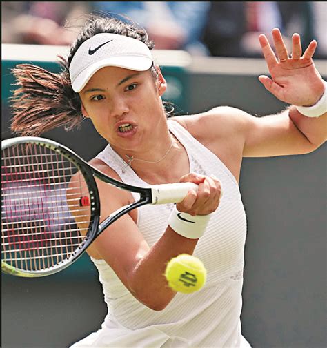 Who Is Tennis Player Emma Raducanu The 18 Year Old Us Open Winner Npr