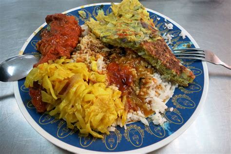 There's no shortage of restaurants willing to try, and a few offshoots of some of the famous penang brands everyone's heard of penang nasi kandar, but nasi vanggey's claim to fame lies just south of the island state. The Best of Penang Famous Food: Our 9 Most Surprising ...