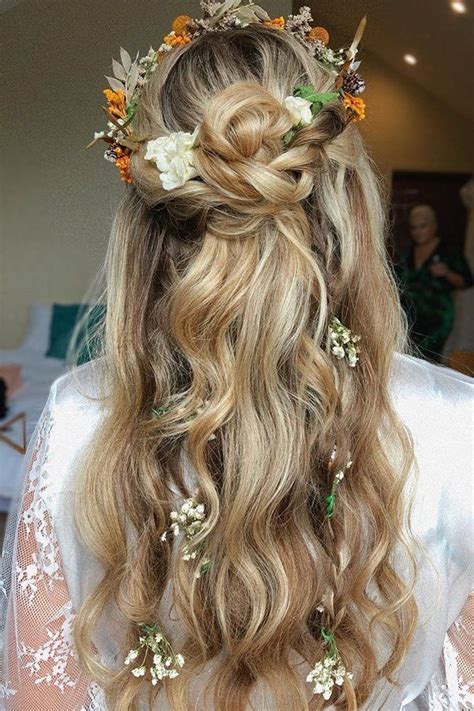 Wedding Hairstyles With Flowers 30 Looks And Expert Tips Wedding
