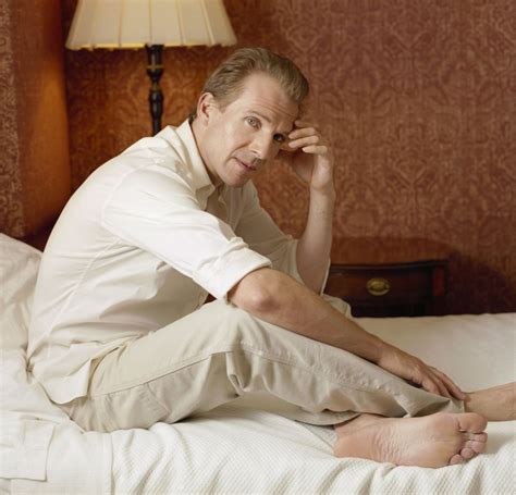 Ralph Fiennes Le Patient Anglais Ralph Fiennes Unattractive Barefoot Expressions Couple