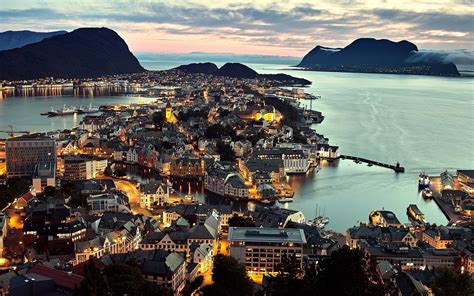 Cityscape Alesund Norway Wallpapers Hd Desktop And Mobile Backgrounds