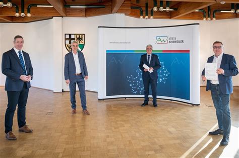 Die staatsanwaltschaft koblenz hat ermittlungen gegen den landrat des landkreises ahrweiler, jürgen pföhler (cdu), wegen der flutkatastrophe vor rund drei wochen aufgenommen. Vier Millionen Euro für den Landkreis Ahrweiler ...